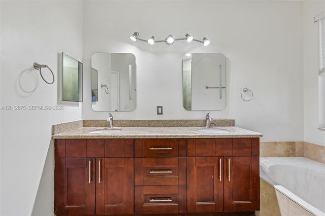 1290 Camellia Ln, Weston, FL 33326