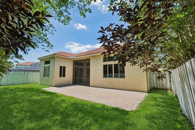 1290 Camellia Ln, Weston, FL 33326