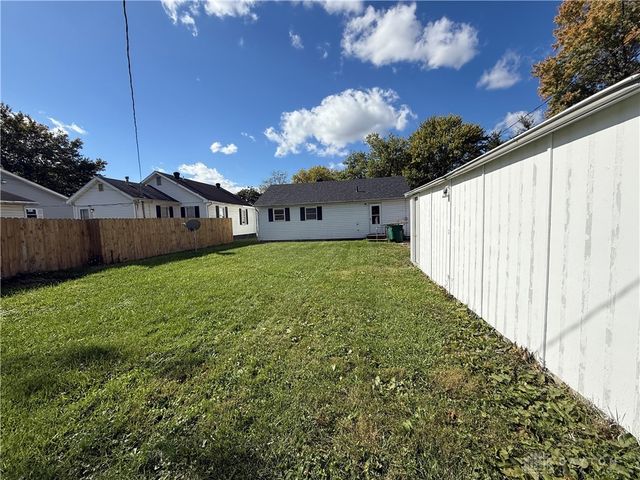 1040 S Central Avenue, Fairborn, OH 45324