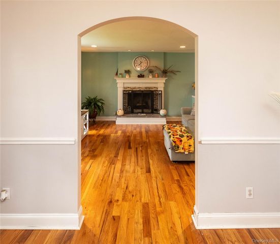 107 Dunthorne Drive, Bloomingburg, NY 12721