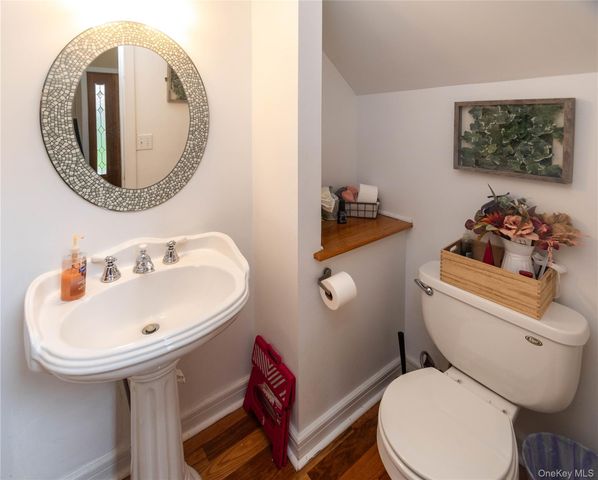 107 Dunthorne Drive, Bloomingburg, NY 12721