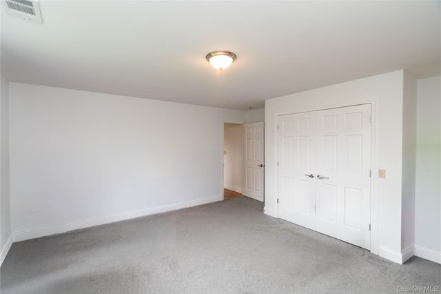 107 Dunthorne Drive, Bloomingburg, NY 12721