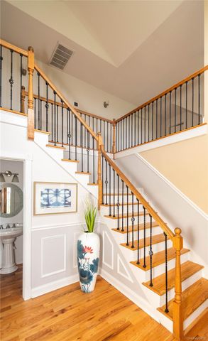107 Dunthorne Drive, Bloomingburg, NY 12721