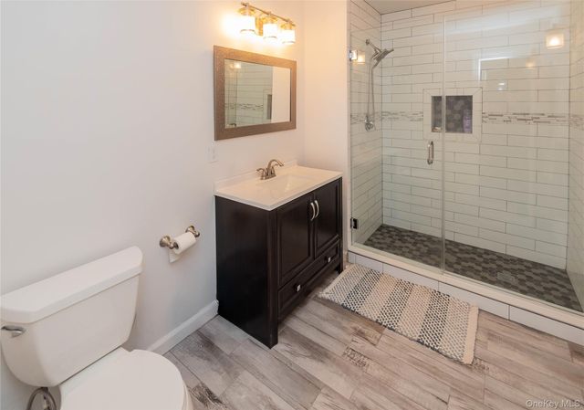 107 Dunthorne Drive, Bloomingburg, NY 12721