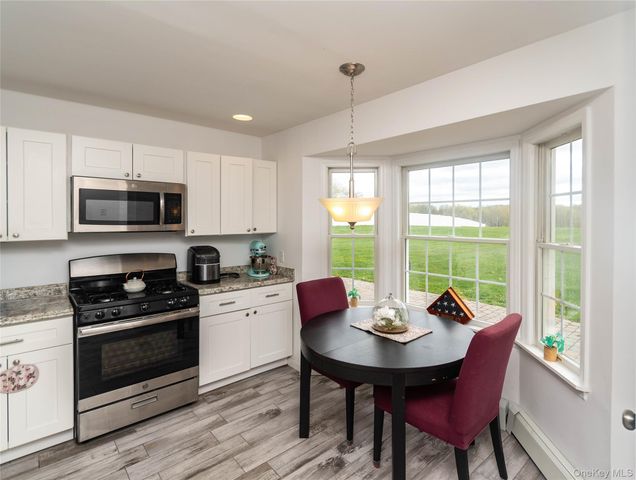 107 Dunthorne Drive, Bloomingburg, NY 12721