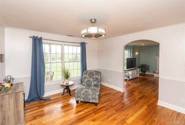 107 Dunthorne Drive, Bloomingburg, NY 12721