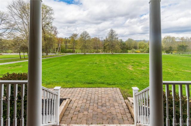 107 Dunthorne Drive, Bloomingburg, NY 12721