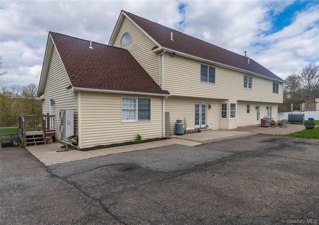 107 Dunthorne Drive, Bloomingburg, NY 12721