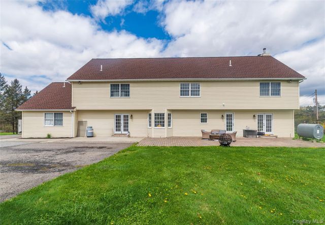 107 Dunthorne Drive, Bloomingburg, NY 12721