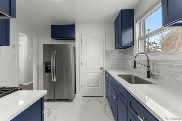 14592 OCONNOR Avenue, Allen Park, MI 48101