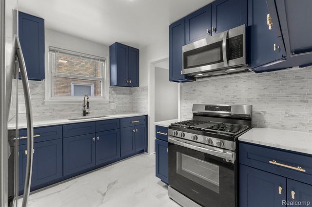 14592 OCONNOR Avenue, Allen Park, MI 48101