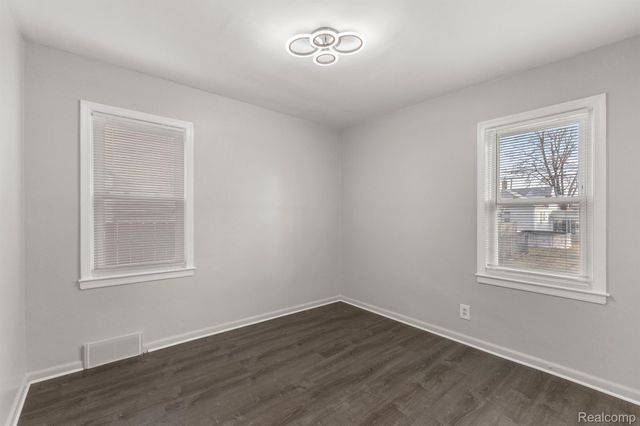 14592 OCONNOR Avenue, Allen Park, MI 48101