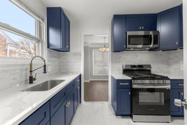 14592 OCONNOR Avenue, Allen Park, MI 48101