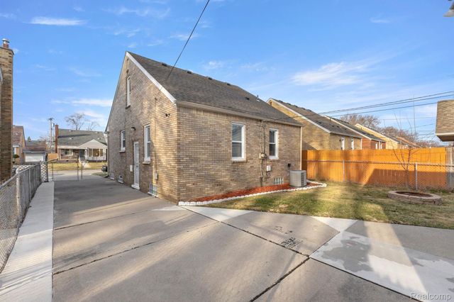 14592 OCONNOR Avenue, Allen Park, MI 48101