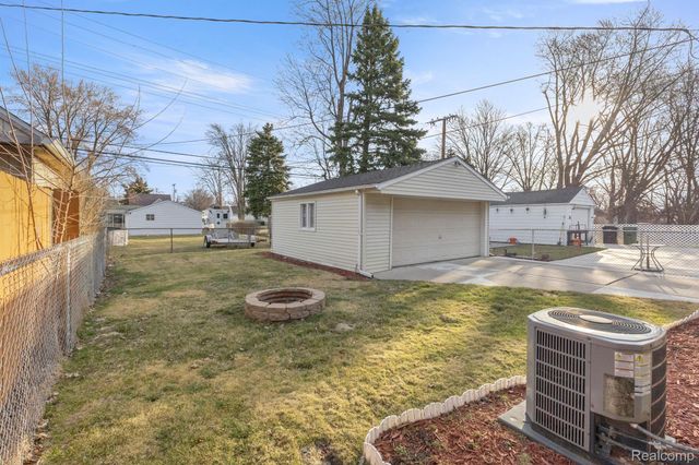 14592 OCONNOR Avenue, Allen Park, MI 48101