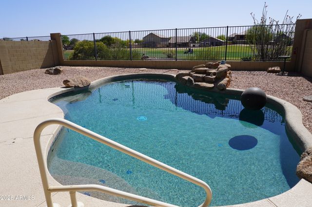 29285 N YELLOW BEE Drive, San Tan Valley, AZ 85143