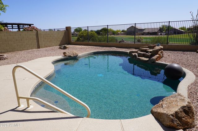 29285 N YELLOW BEE Drive, San Tan Valley, AZ 85143