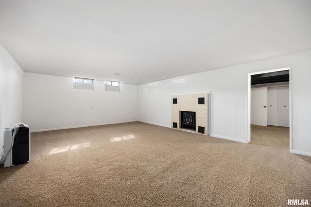 205 W GLEN Avenue, Peoria, IL 61614