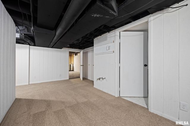 205 W GLEN Avenue, Peoria, IL 61614