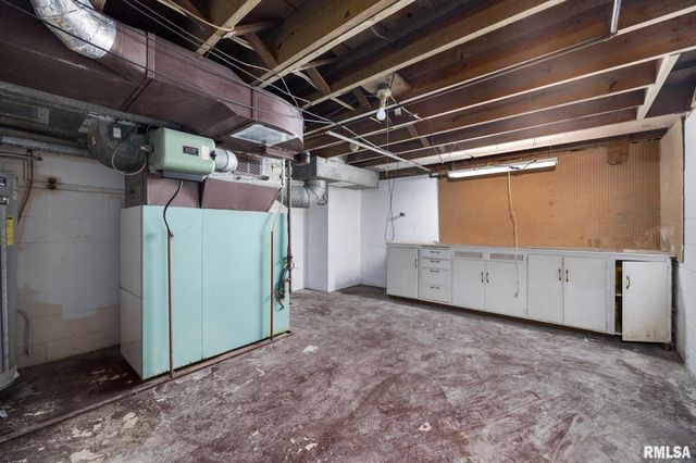 205 W GLEN Avenue, Peoria, IL 61614