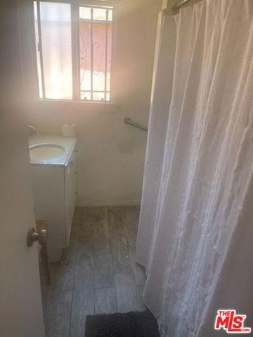 1502 S Redondo Boulevard, Los Angeles, CA 90019