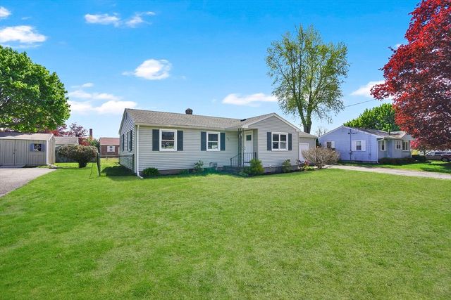 35 Sherwood St, Chicopee, MA 01013