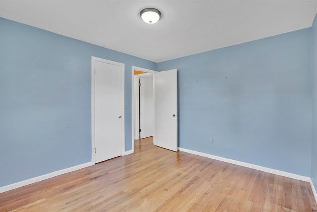35 Sherwood St, Chicopee, MA 01013