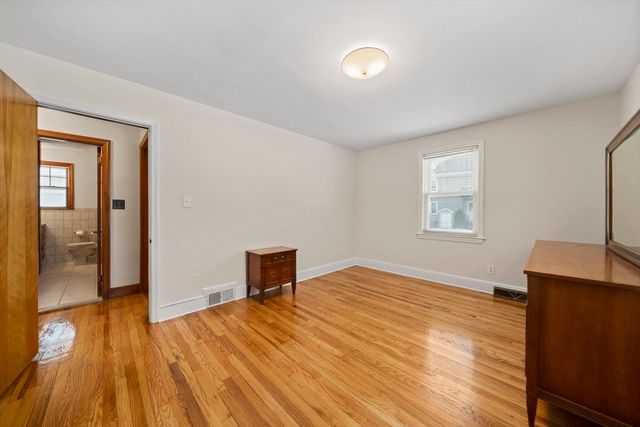 54 Safford St, Quincy, MA 02171