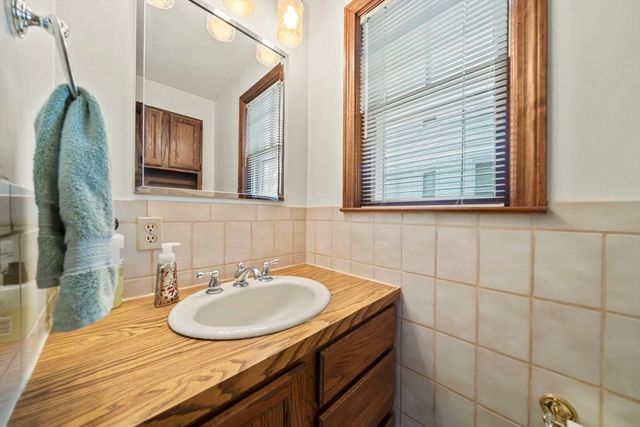 54 Safford St, Quincy, MA 02171