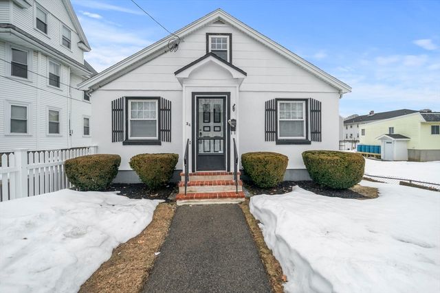 54 Safford St, Quincy, MA 02171
