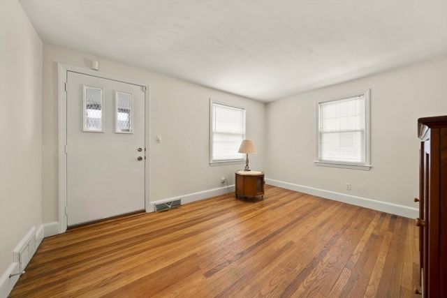 54 Safford St, Quincy, MA 02171