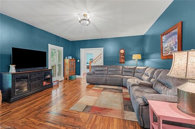 3190 Macbrandon Lane, Pfafftown, NC 27040