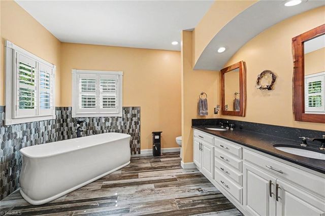 3190 Macbrandon Lane, Pfafftown, NC 27040