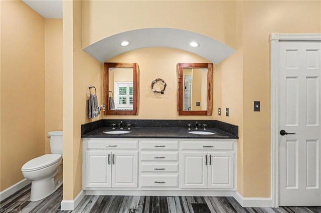3190 Macbrandon Lane, Pfafftown, NC 27040
