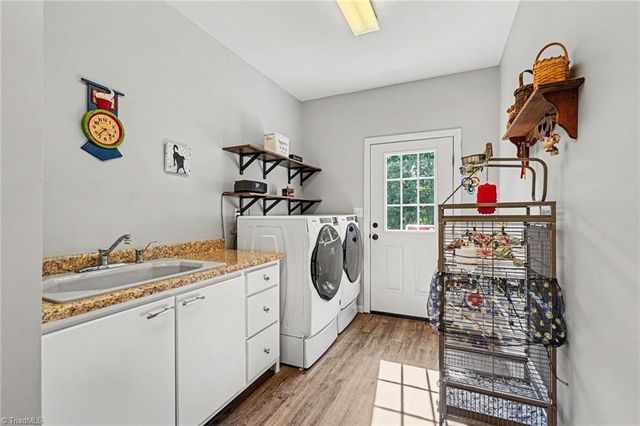 3190 Macbrandon Lane, Pfafftown, NC 27040