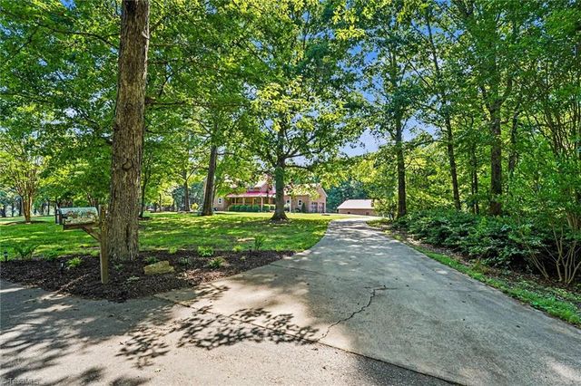 3190 Macbrandon Lane, Pfafftown, NC 27040