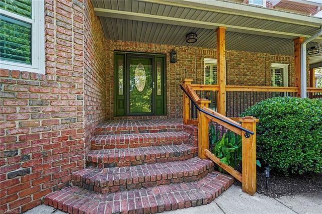 3190 Macbrandon Lane, Pfafftown, NC 27040
