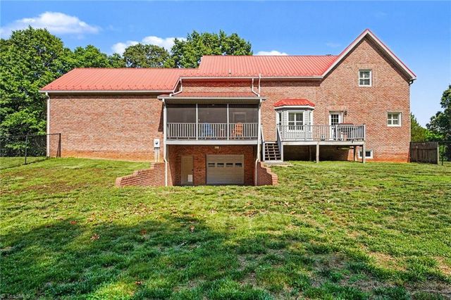 3190 Macbrandon Lane, Pfafftown, NC 27040