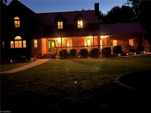 3190 Macbrandon Lane, Pfafftown, NC 27040