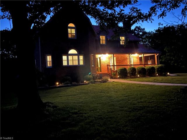 3190 Macbrandon Lane, Pfafftown, NC 27040
