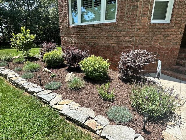 3190 Macbrandon Lane, Pfafftown, NC 27040