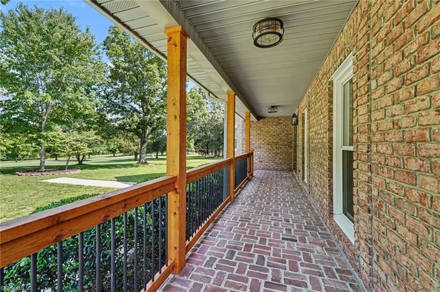 3190 Macbrandon Lane, Pfafftown, NC 27040