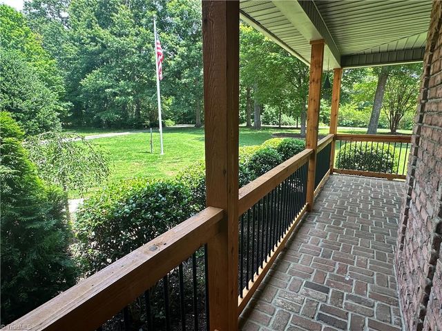 3190 Macbrandon Lane, Pfafftown, NC 27040