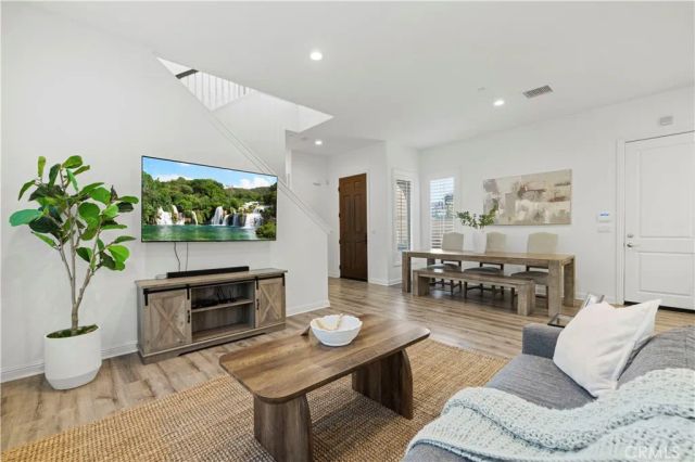 20629 W Chestnut Circle, Porter Ranch, CA 91326