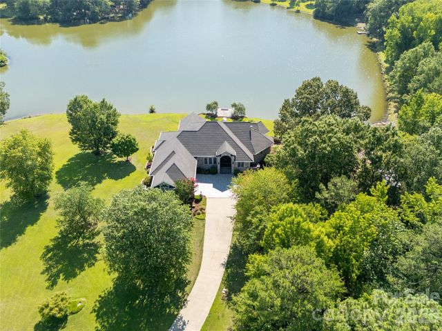 747 Shoreline Drive, Lancaster, SC 29720