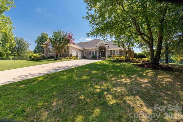 747 Shoreline Drive, Lancaster, SC 29720