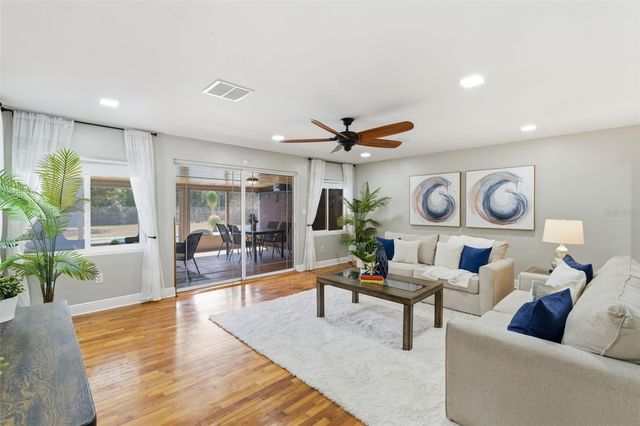 124 LAKE MOLLY AVENUE, Deland, FL 32724