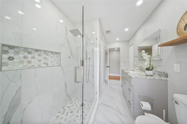 124 LAKE MOLLY AVENUE, Deland, FL 32724