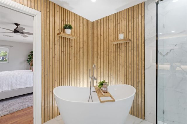 124 LAKE MOLLY AVENUE, Deland, FL 32724