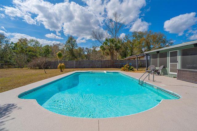 124 LAKE MOLLY AVENUE, Deland, FL 32724